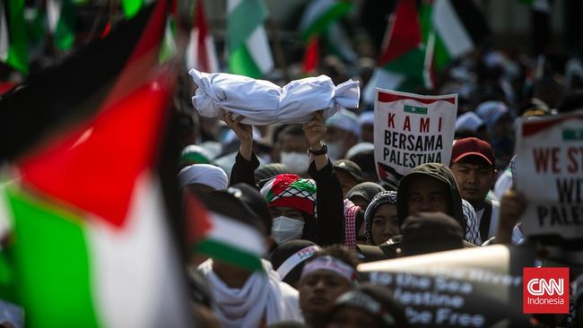Viral Toko Zara PIM ‘Digeruduk’ Warga Beratribut Palestina Demi Konten